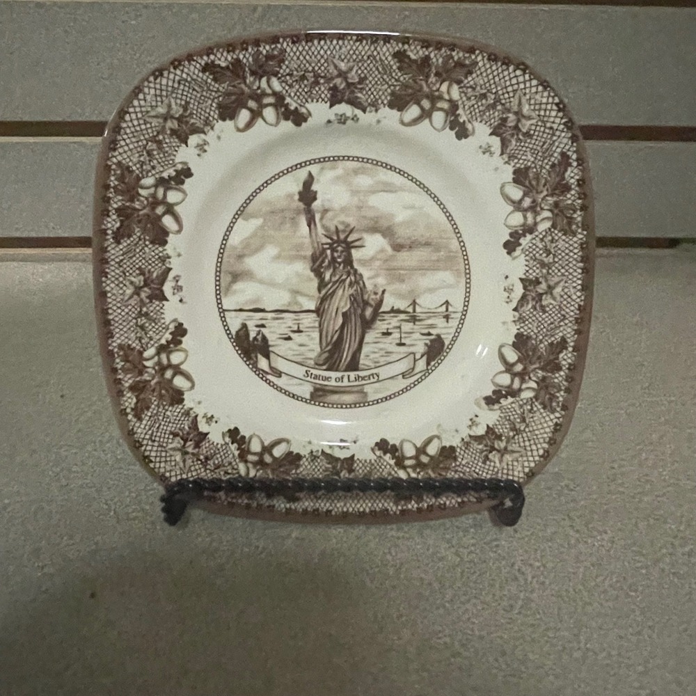 Johnson Bros Historic America II Statue of Liberty Brown Square Plate 7.75"
